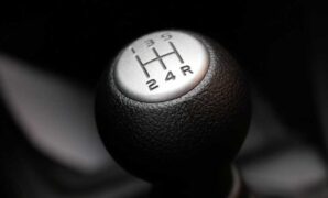 Cara Aman Pindah Gigi Mobil Matic Di Tanjakan