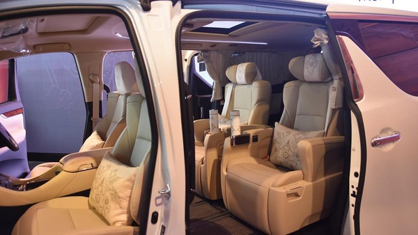 Cara Merawat Sliding Door di Mobil