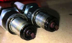 Penyebab Busi Oli Mobil Basah