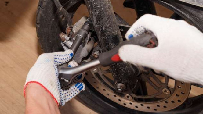 Tips Membersihkan Piringan Cakram Rem Mobil Yang Berkarat