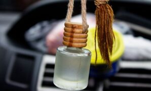 Tips Memilih Parfum Mobil yang Aman Bagi Kesehatan Pernapasan Tips Memilih Parfum Mobil yang Aman Bagi Kesehatan Pernapasan