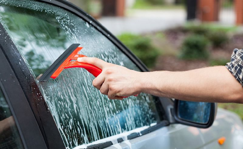 Tips Menghilangkan Jamur Kaca Mobil 