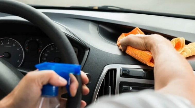 Tips Merawat Dashboard Mobil Agar Tidak Pecah-Pecah