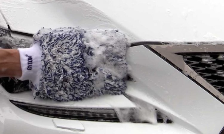 Tips Merawat Mobil Putih Agar Selalu Mengkilap